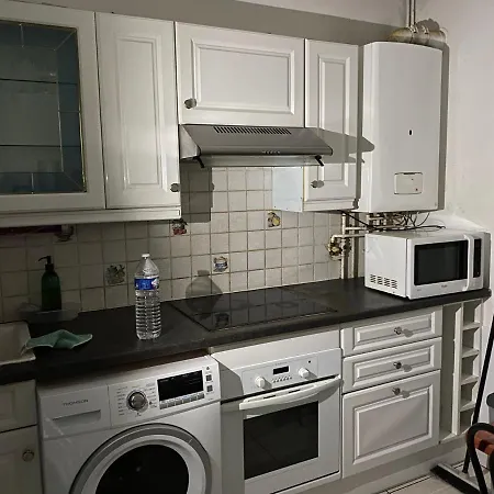 Kama Hostel *