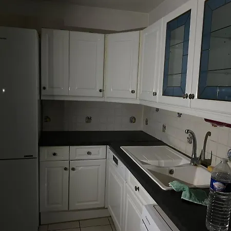 Kama Hostel *